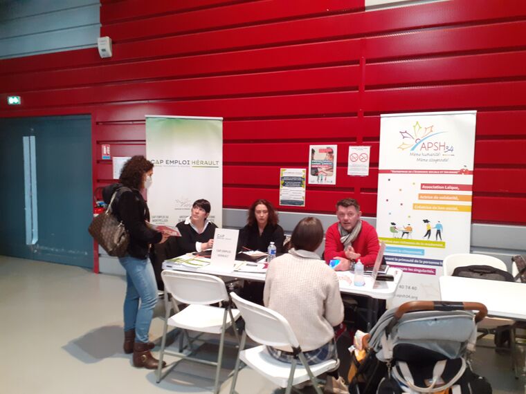 forum emploi bédarieux stand cap emploi hérault